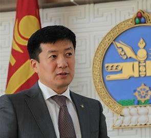 Баярцогтыг дэмжих нэг л шалтгаан бн тэр нь Популист биш учраас. Одоо бидэнд дараагийн мега төслүүд л хэрэгтэй тэгж байж хөгжил дэвшил ярина. Угаасаа хууль шийдсэн ч хуулиас давсан хар ПР яваад дуусцан тэрийг яаж ч тайлбарлаад нэмэргүй бүгдэд таалагддаг хүн байтугай Бурхан ч бхгүй