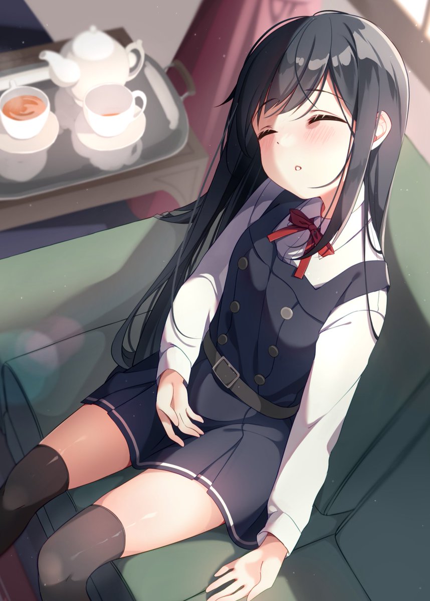 numahiro_'s tweet image. おやおや？ベッドで寝なきゃだめじゃないか😌
#艦これ #朝潮