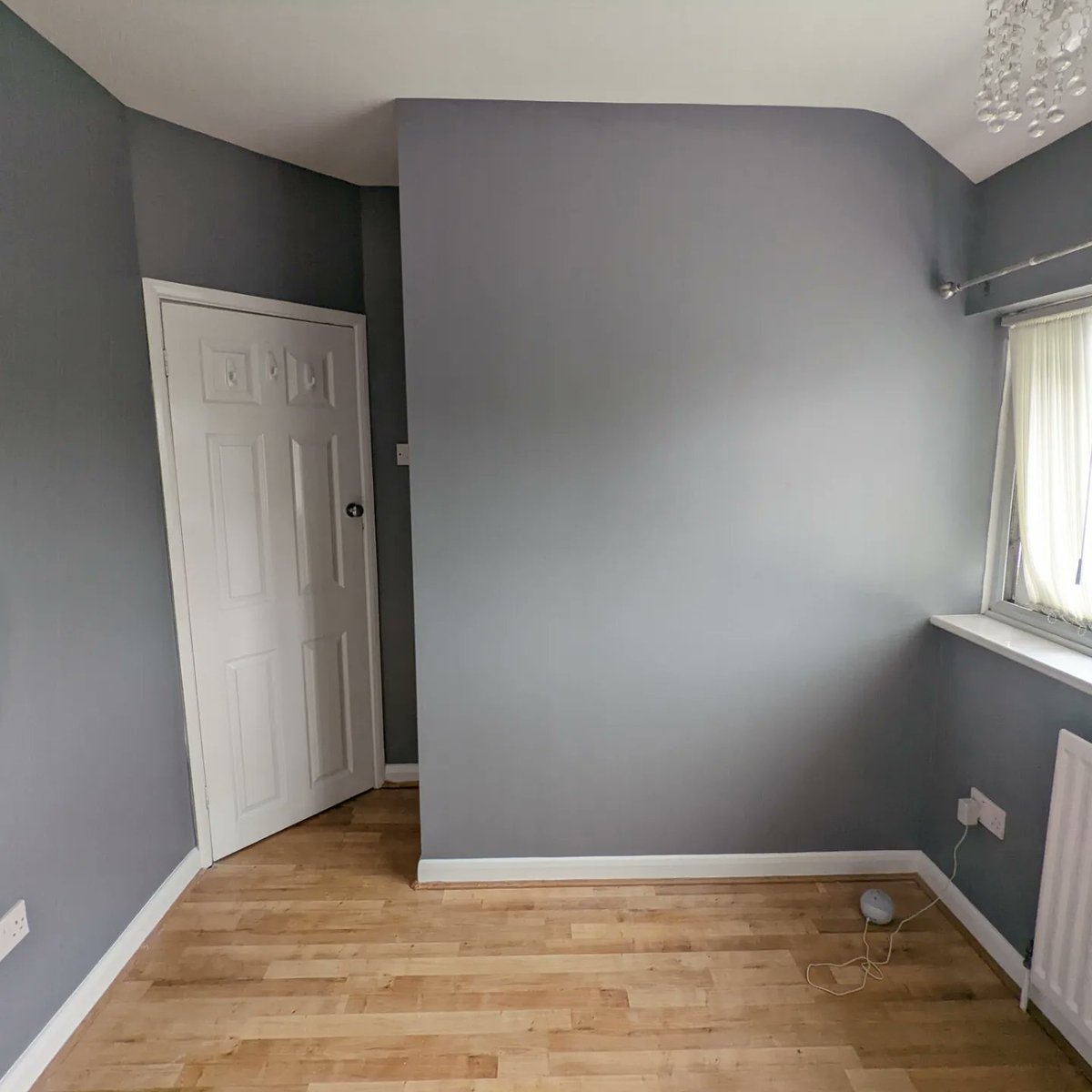 EllaFinleydecor's tweet photo. Bedroom in Dagenham in slate with feature wallpaper #decor #decorator #home #interiors #bedroom #painter #London #essex https://t.co/XX1NJbsBrm