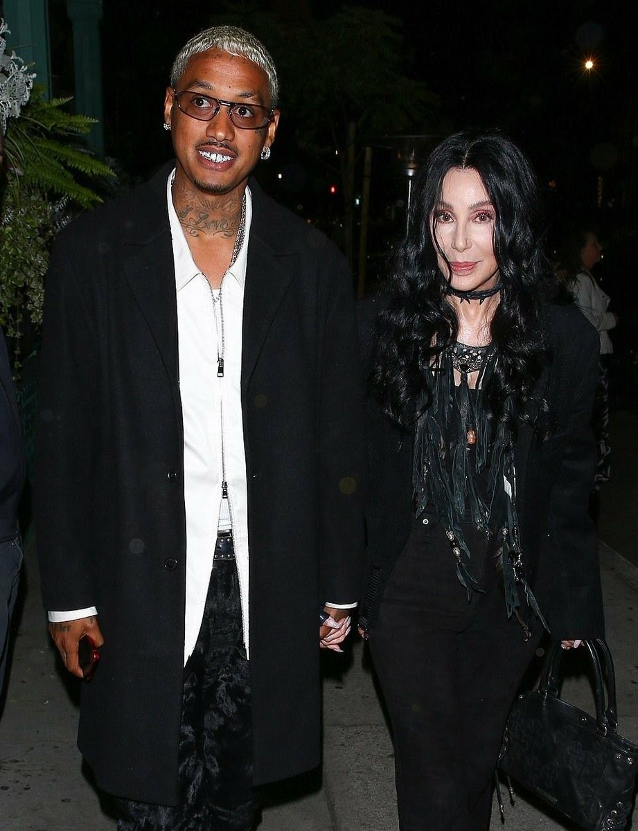 Cher Universe on Twitter: "📸 | @Cher was spotted with her boyfriend
