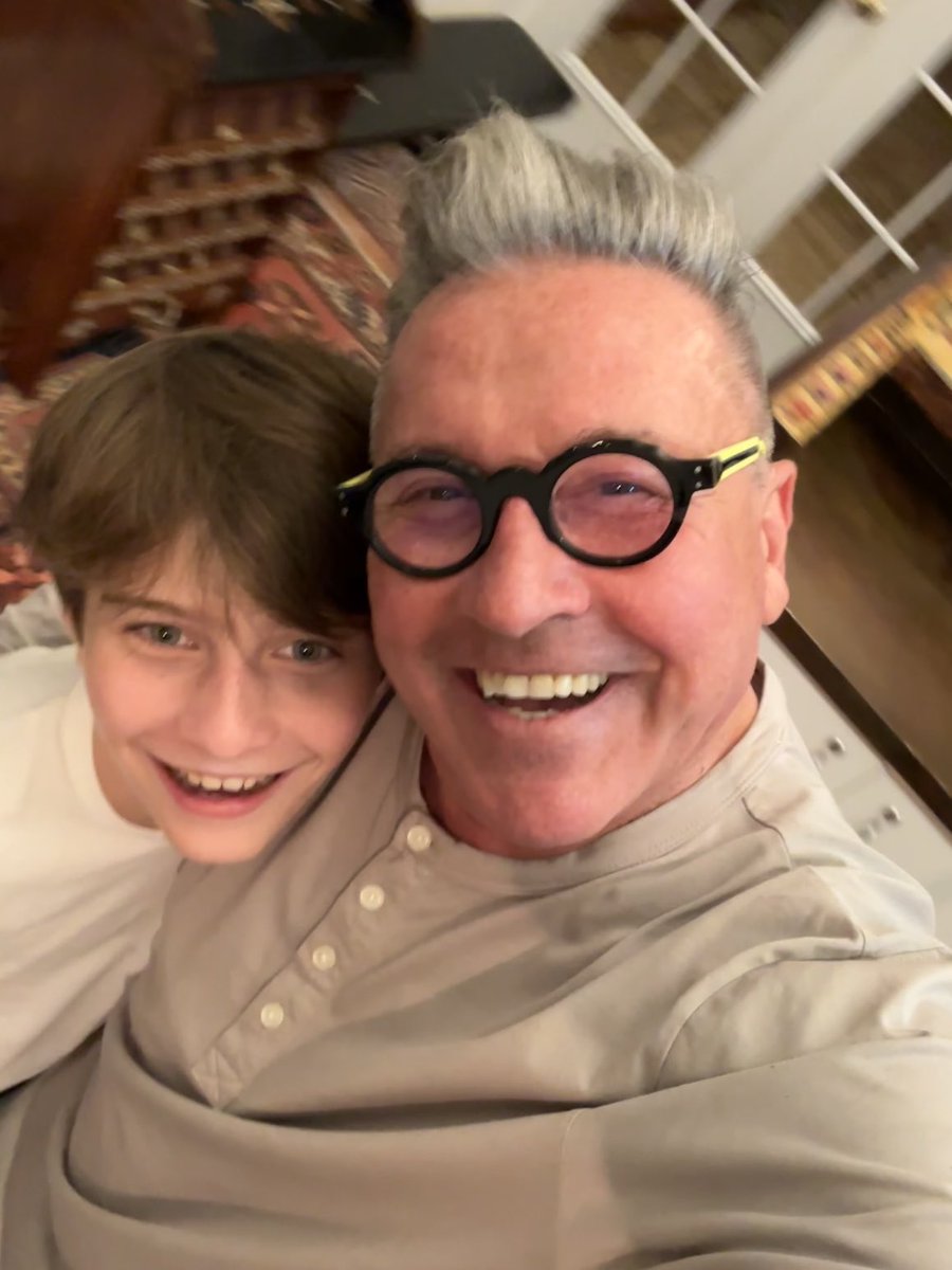 MontanerChannel's tweet photo. Así les deseamos un Feliz Inicio de semana!! ✨😊

📸 @montanertwiter &amp; #BabyAle 

#RicardoMontaner https://t.co/yzUi2eCo7V