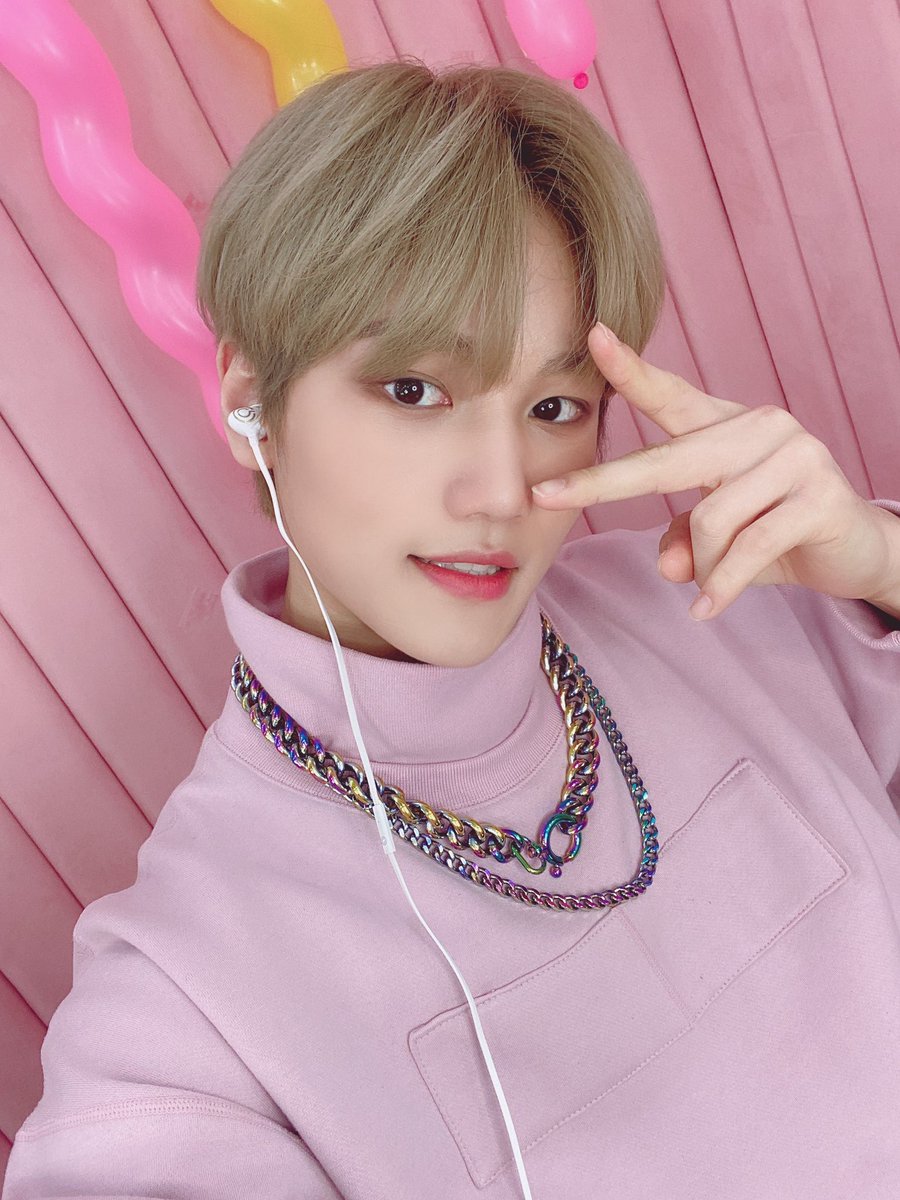 MCND_Support's tweet photo. Did you know? MINJAE is the best cook and his childhood dream was to be a soccer player.
Are you excited to meet #MINJAE on November 19? ๐ต๐ญ
๐๏ธ https://t.co/PMuPCV9sJ6 & SM ticket outlets
#MCND #์ ์จ์๋ #NeuwaveEvents @McndOfficial_ https://t.co/NSGgPtiHPI