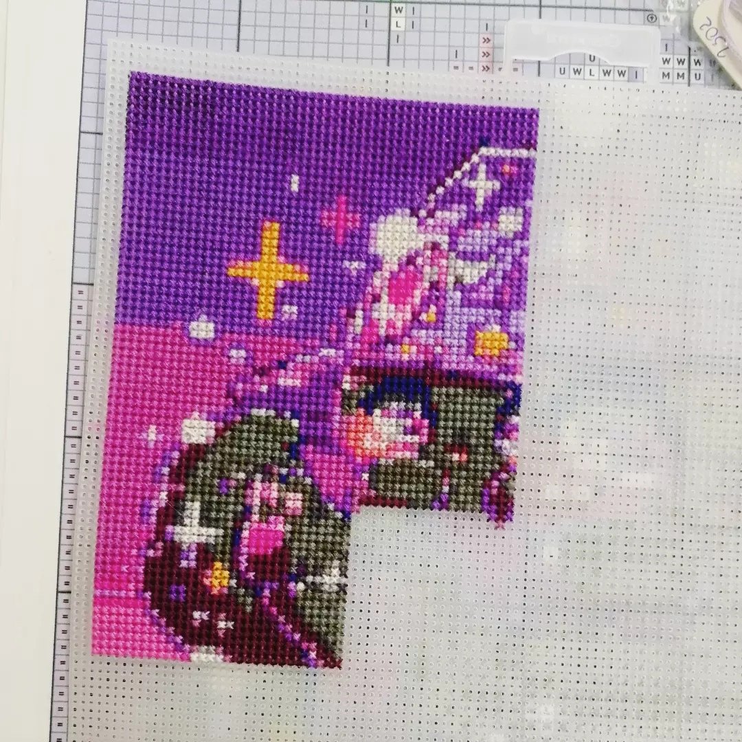 kaori_norihiro's tweet image. 31/64 - это были очень продуктивные выходные)) 
#kaori_norihiro #handmade #muline #bracelet #macrame #spoiler #process #вышивка #вышивкакрестом #пластиковаяканва #творчество #своимируками #спойлер #процесс #процессработы