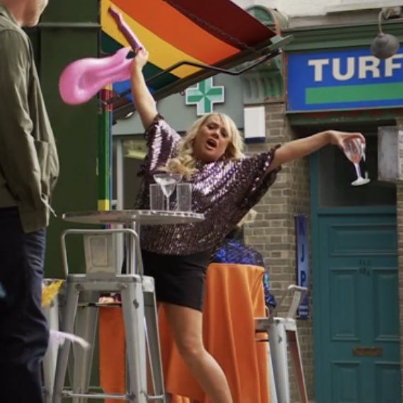 Happy birthday to the legendary queen of albert square Letitia Dean! 