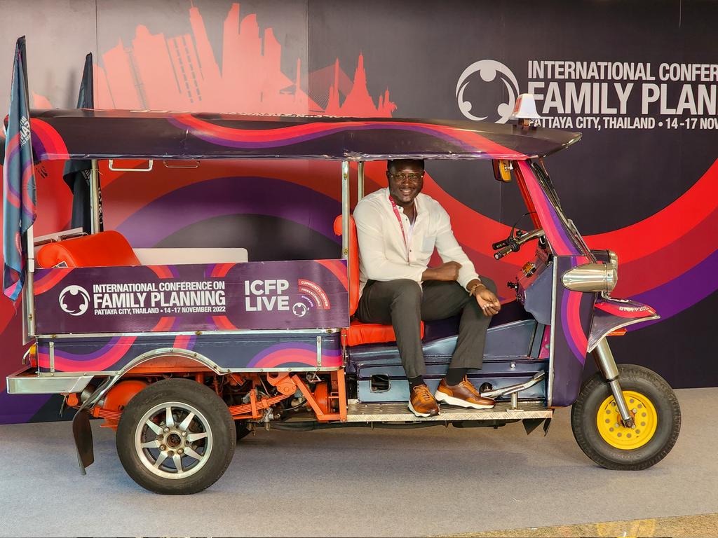 ONG RAES (@ong_raes) on Twitter photo L'équipe du RAES est bien arrivée à la @ICFP2022.
Nos équipes ont pu participer à des sessions de la pré-conférence, ce matin, avec des dynamiques et organisations venant des 4 coins du globe intervenants sur des sujets autour de la planification familiale.
#ICFP2022 #ICFP2022FR L'équipe du RAES est bien arrivée à la @ICFP2022.
Nos équipes ont pu participer à des sessions de la pré-conférence, ce matin, avec des dynamiques et organisations venant des 4 coins du globe intervenants sur des sujets autour de la planification familiale.
#ICFP2022 #ICFP2022FR