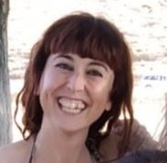 Ecoopan's tweet photo. En la noche del viernes al sábado se nos marchó nuestra Enkarni. Fundadora de Ecoopan y de otras tantas alegrías y esperanzas en forma de luchas, músicas y apoyo y aprendizaje emocional que ella impulsó. Qué dolor. Qué incomprensible. https://t.co/2i562UUIob