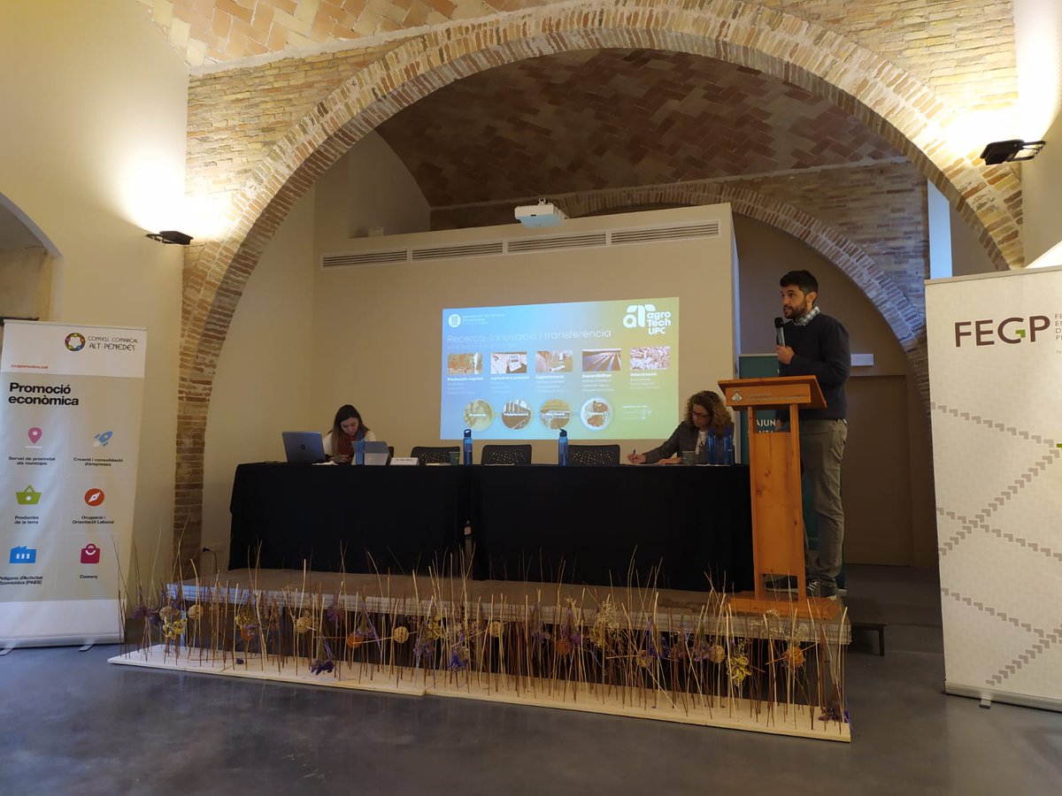 FegpComunicacio's tweet photo. 🍎Avui som al Castell de Penyafort en motiu de la jornada "Tecnologies disruptives al sector #agroalimentari" per tractar d'identificar els reptes de la transformació digital de la cadena de valor alimentària de l'#AltPenedès

@ccaltpenedes @smmonjos 
#FEGP2022 https://t.co/9EaT8SQFSU