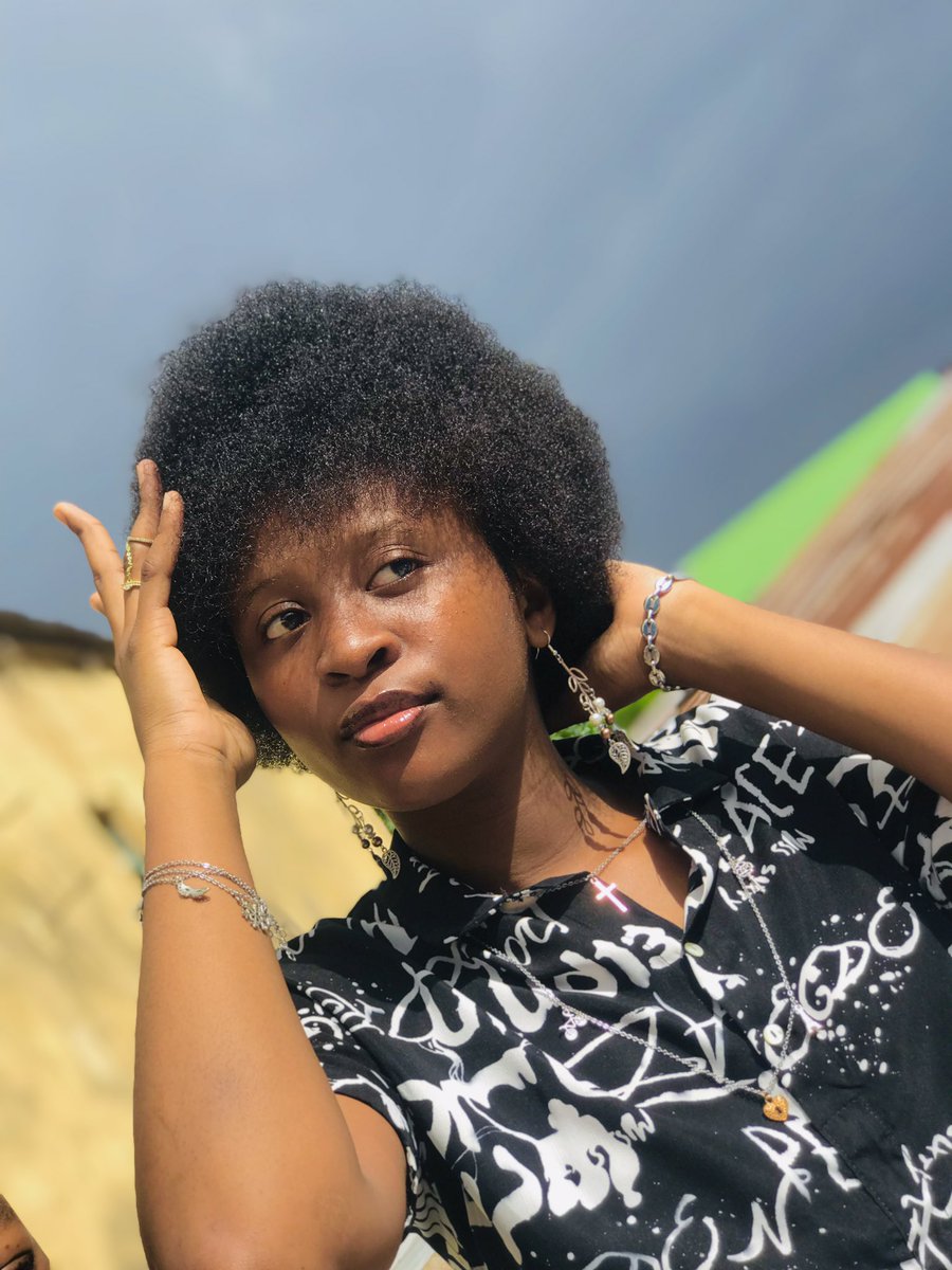 Abikyss3's tweet photo. Bon début de la semaine 🍯👑✨✅🥰
#bomba #taksimpatlama #T20WorldCupFinal #Qatar2022 #Yellowstone #14novembre #Ukraine️ #STAUSG #Pokemon https://t.co/gwPoitwbHw