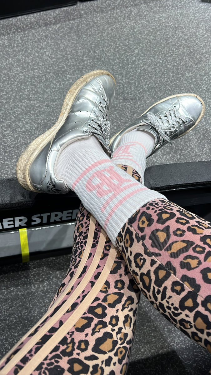 osyarenistylish's tweet photo. 今日は人と被らないの
てかいつも被らないか🥹✌️✨

可愛のね✨🎀✨

#LetsBubble
#adidas
＃BURBERRY

#筋トレ好きと繋がりたい https://t.co/Ls3XMWNejK