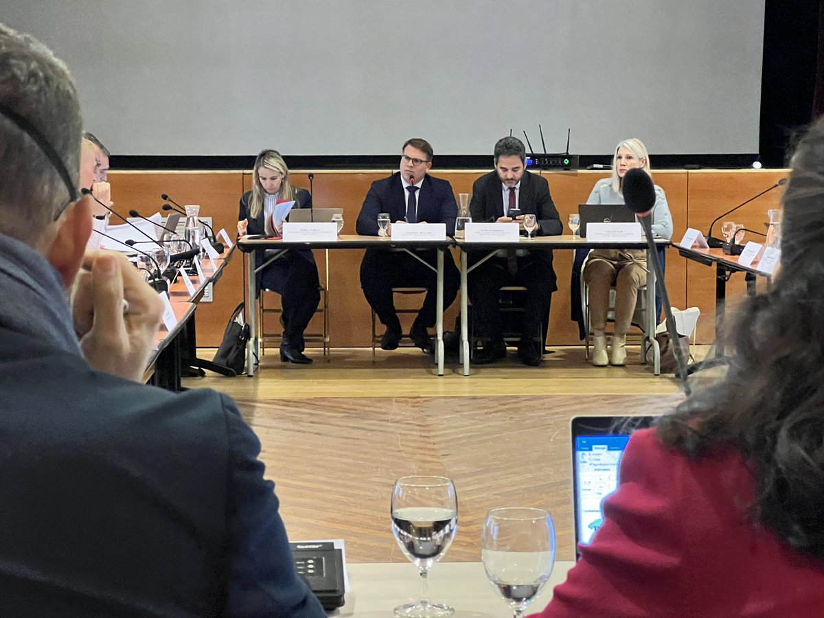 geoffroyboulard's tweet photo. J’ai réuni @Mairie17 ce matin l’ensemble des acteurs de la sécurité et de la prévention #Paris17 pour faire le point sur les actions à mettre en œuvre après le drame de vendredi soir :
➡️ Protéger
➡️ Réfléchir
➡️ Améliorer https://t.co/mj0oQBc3bj
