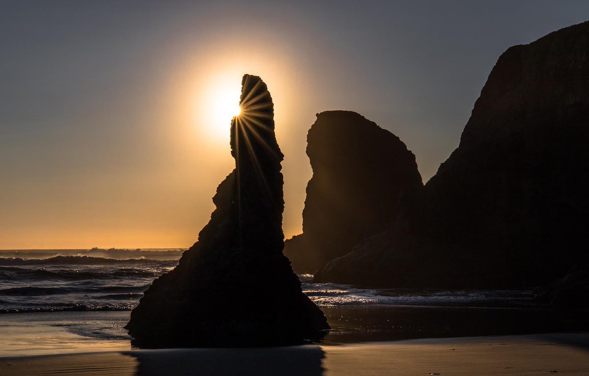 RobertCohea's tweet photo. #sunset #wizardshat #Bandon #Oregon #OregonCoast #PNW https://t.co/MvNenePJ8e
