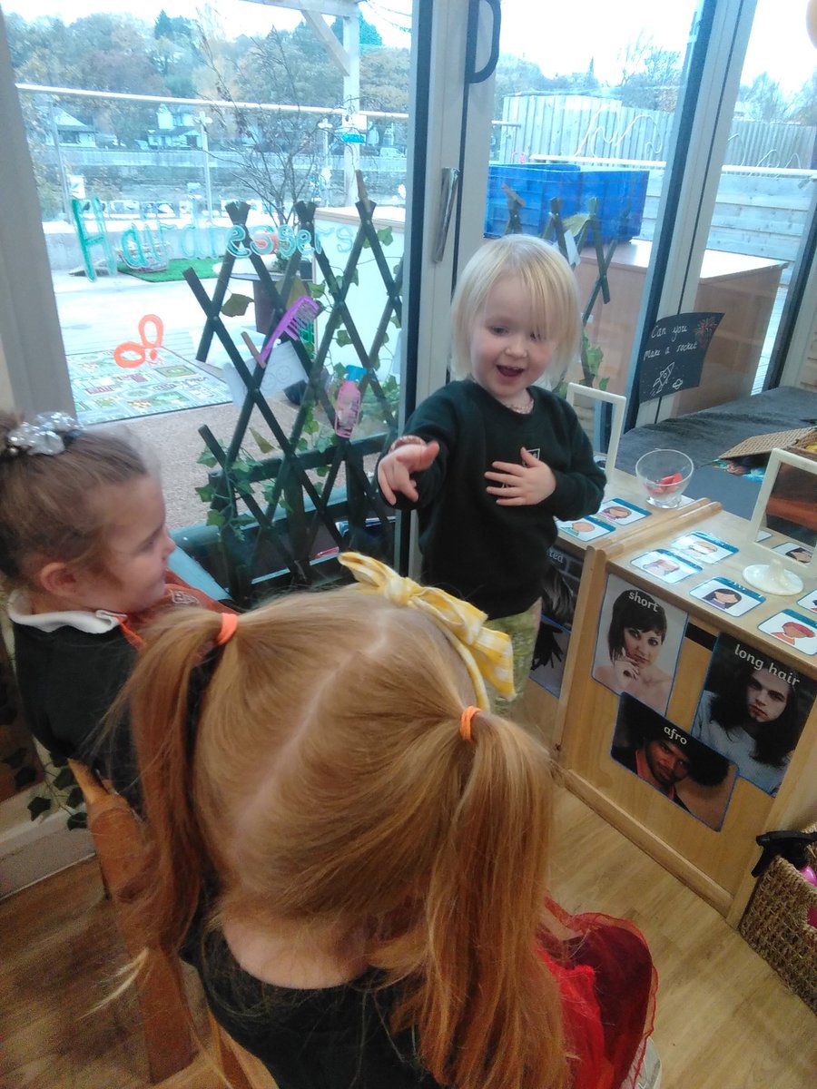 Kingfishers are having fun being hairdressers at our new salon. "Can you please wait in our waiting room?" "Can I get you a tea?". They have been exploring what colours to dye hair and giving people options on how they want their hair styled. 
#Kingfishers #EYFS