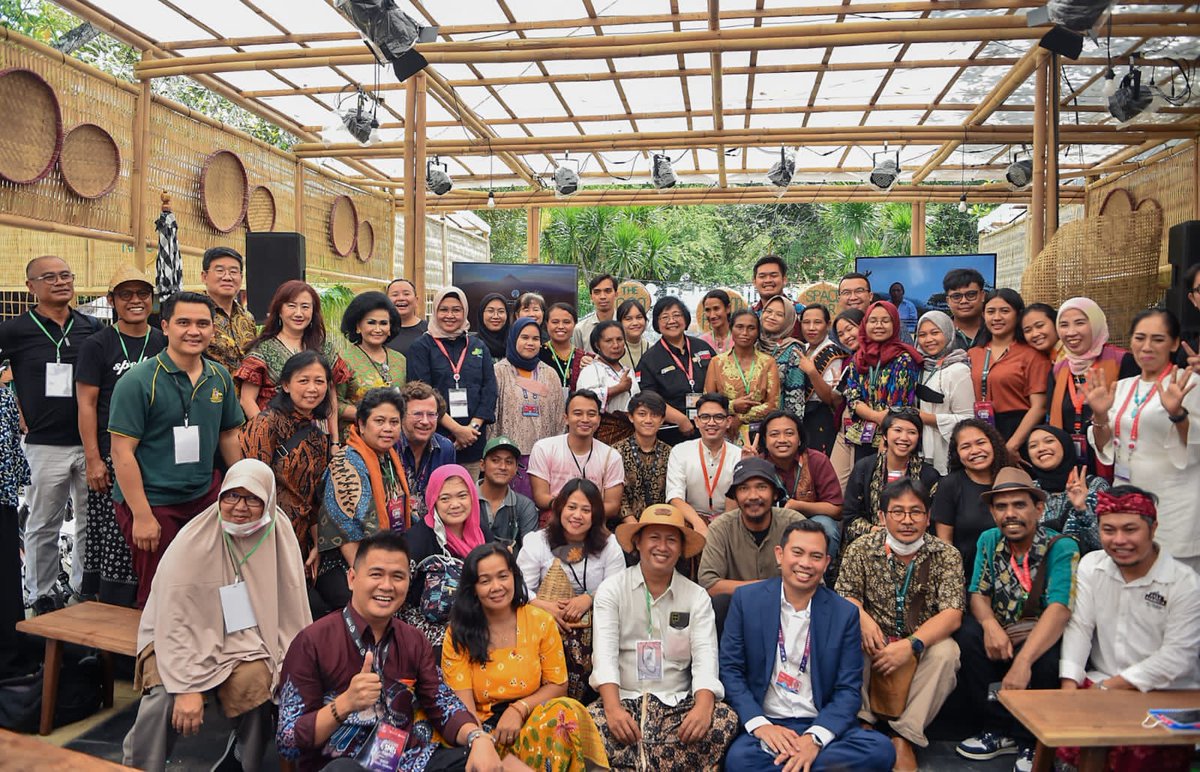 Terima kasih karena Mama Bambu sudah bekerja dari halaman rumahnya masing2, ikut mengatasi berbagai tantangan Pandemi Covid 19 dan Siklun Seroja...