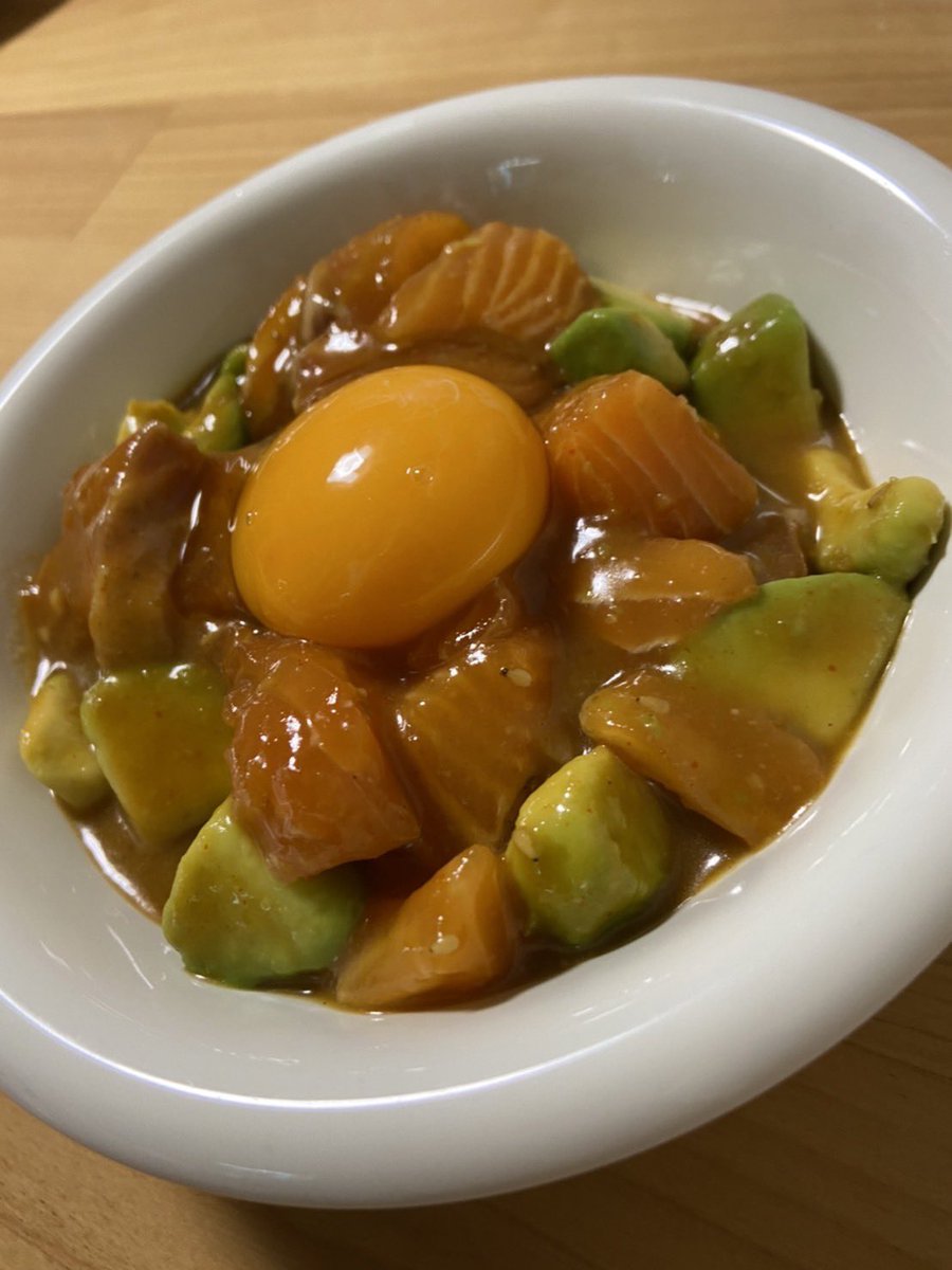 alchanmann's tweet photo. ・牛すじとこんにゃくの煮もの

・サーモンアボカドのユッケ

・鶏むねの照りステーキ

3点作ってみました😆

どれが食べてみたいですか？？ https://t.co/nRIcDgIUEb