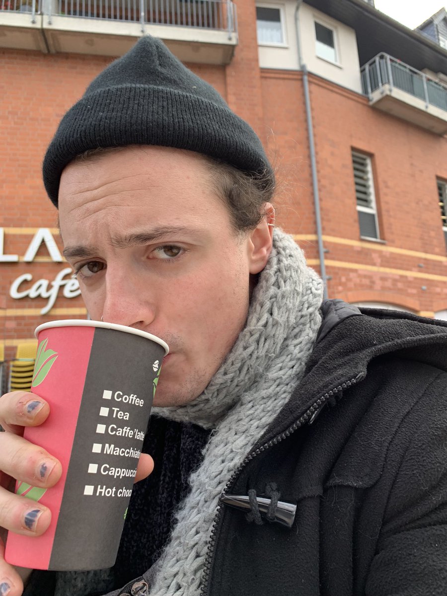 der latte macchiato grande geht rein