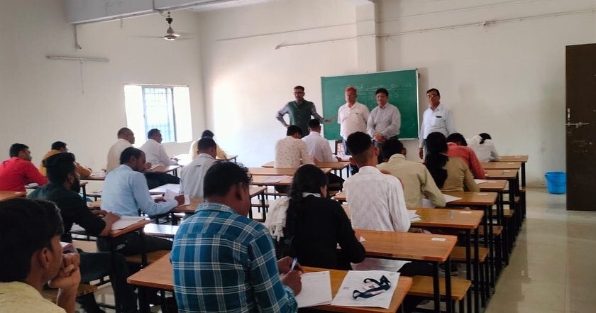 SgguUniversity's tweet photo. A warm and Pleasent start to the examinations @sggu.university  

#sggu #examinations #semester5 #semester3 #shrigovindguruuniversity https://t.co/m0VE0HnJkF