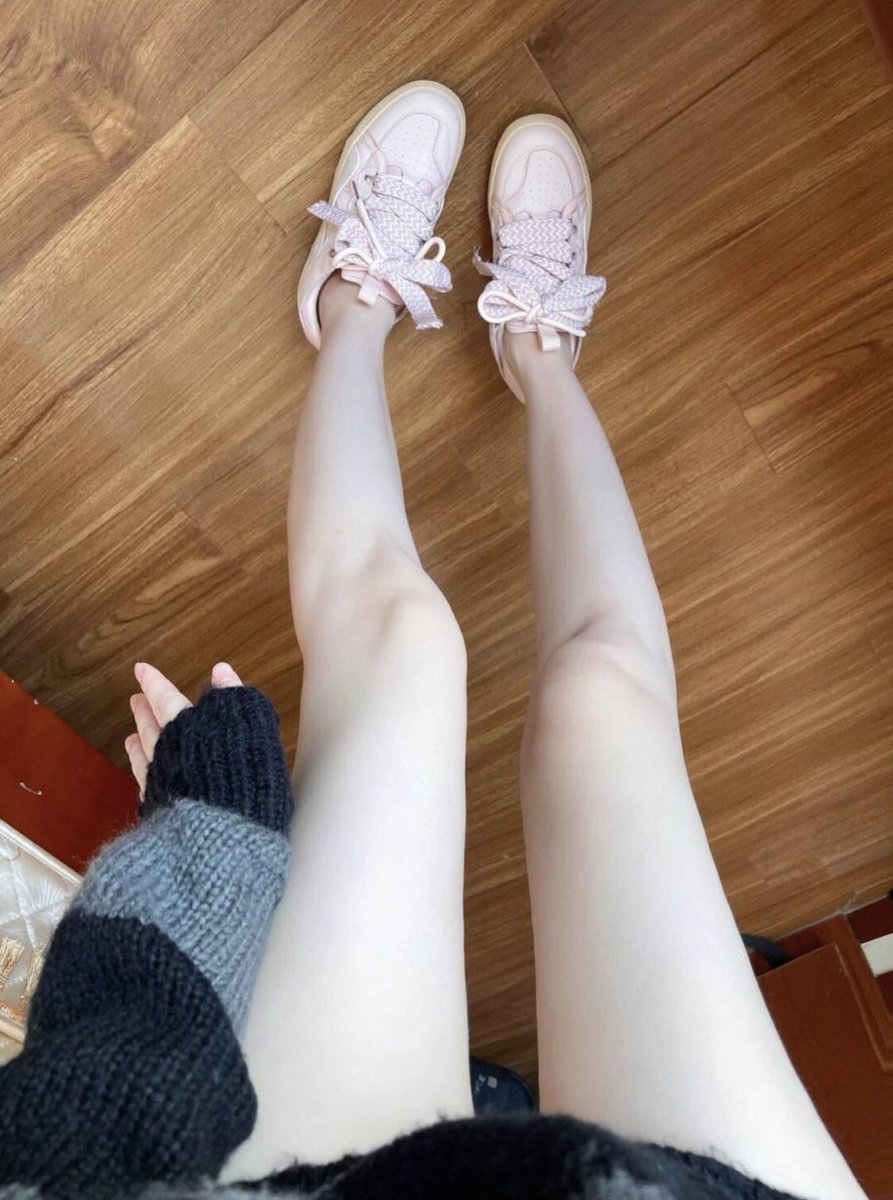 ForsterDaniel4's tweet photo. 你觉得你的幸福你就是幸福的，幸福与不幸福��是在你自己的心中🙈#中国 #腿控 #长腿姐姐 #美腿 https://t.co/2loF0S2AUc