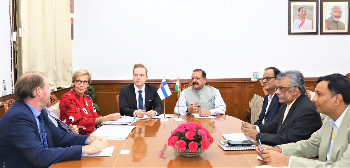 DrJitendraSingh's tweet photo. Finland Minister of Education and Culture,Mr Petri Honkonen called on along with a high level delegation to discuss mutual cooperation between India and Finland in futuristic areas like Digital Partnership, 6G & Upcoming Mobile Technologies, Quantum Technology etc. https://t.co/xZTGbIGzz8