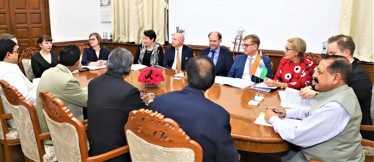 DrJitendraSingh's tweet photo. Finland Minister of Education and Culture,Mr Petri Honkonen called on along with a high level delegation to discuss mutual cooperation between India and Finland in futuristic areas like Digital Partnership, 6G & Upcoming Mobile Technologies, Quantum Technology etc. https://t.co/xZTGbIGzz8