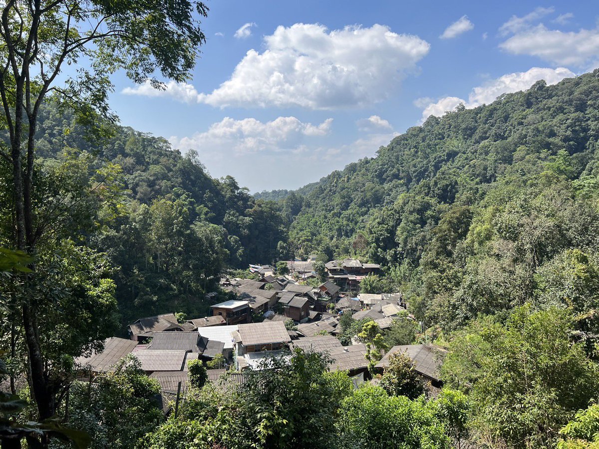 vanhotsprings's tweet photo. Go to #MaeKampong, and #Monjam 
Got it #today!!! ❤️🤩🥳
 
 with #VanMaeKampongMonjam,
150 baht per person 🚎

 Advance seat reservations are open today.
 #ดอยอินทนนท์ #monjam #ม่อนแจ่ม #maekampong #แม่กำปอง #รีวิวเชียงใหม่ #reviewchiangmai #travel #เชียงใหม่ #chiangmai https://t.co/Vg2U461XXF