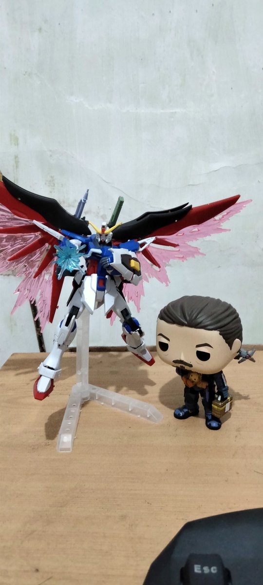 RaihanAdam9's tweet photo. Sam delivering the package to mr. Gundam
#DeathStranding #toys #gundam #daban #dabanmodel #funkoPOP https://t.co/JGiIdBWEt3