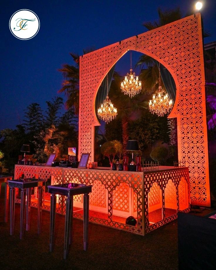 fancyandclassy's tweet photo. This wedding reception was the epitome of elegance and class.

#fancyandclassy_in #wedding #weddingsetup #lightingdecor #lightingdesign #weddinginspiration #weddingplanning #weddingplanner #weddingpreparation #trend #trending #explorepage #explore #entrancedecor #weddingreception https://t.co/52xuTPPFLU