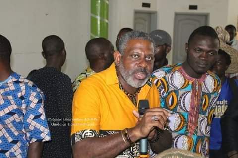 JeanvensD's tweet photo. Nécrologie : Décès tragique de Kalala O.

Chercheur en histoire spécialiste des sciences et thématiques africaines, Kalala Omotundé né Jean-Philippe Omotundé vient de succomber à une crise cardiaque en Guadeloupe selon plusieurs sources concordante.
#AuthentiqueTv #crisecardiaque https://t.co/mrAWRqKIYw