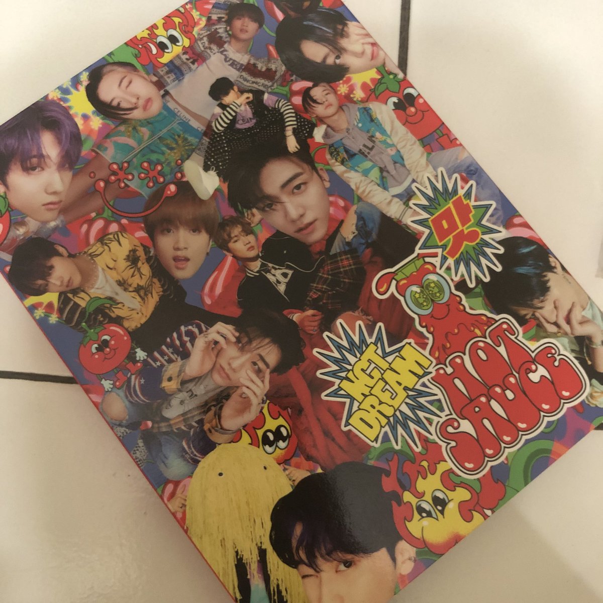 celebritaeng's tweet photo. ✨GIVEAWAY ALBUM ONLY FOREVER 1, GLITCH MODE DIGIPACK JISUNG, HOT SAUCE✨ 

💝for 3 lucky winners

just rt/like/comment

end: 21 nov 2022

ina only🇮🇩

goodluck guys🥹🫶🏻

*for album details will be explain below https://t.co/IjR5BUtyyI