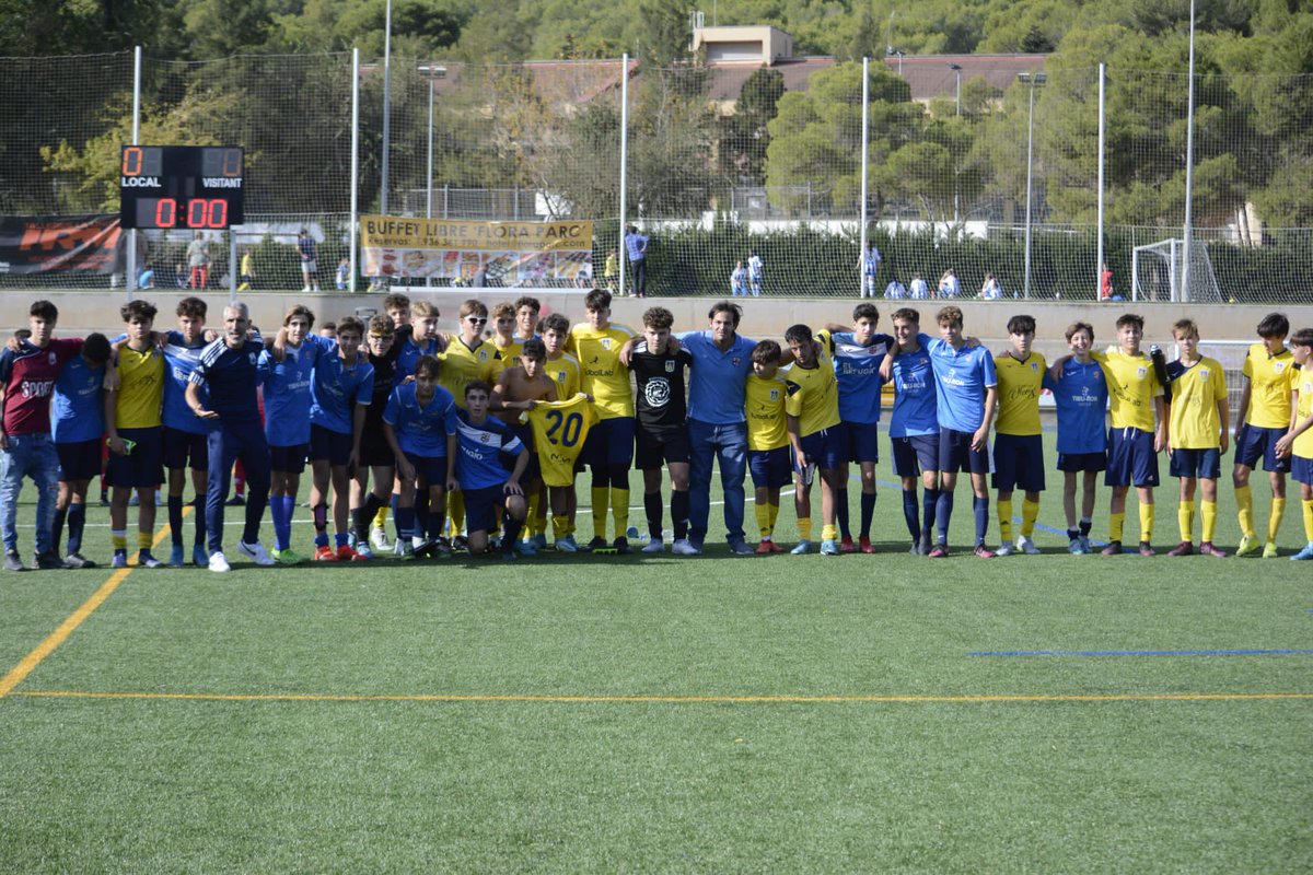 UDVistaAlegre's tweet photo. El señorío no se demuestra con el resultado en un marcador. 🙌🏻

Por eso, somos distintos! 🔵⚪️

#EscudoYPueblo! https://t.co/O70Ev875W2