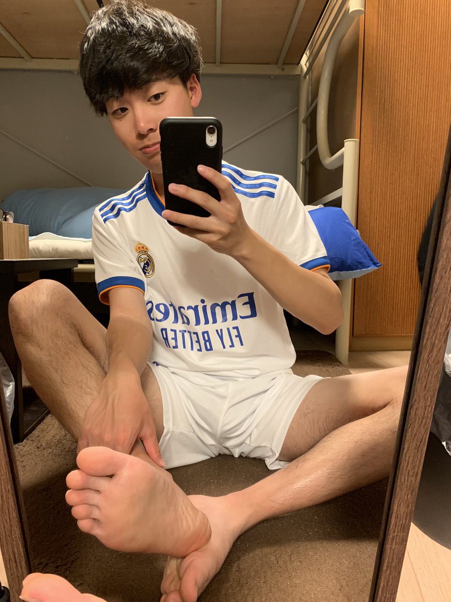 Asian Boys Feet & Speedos @asianfeetspeedo - Twitter Profile | TwStalker