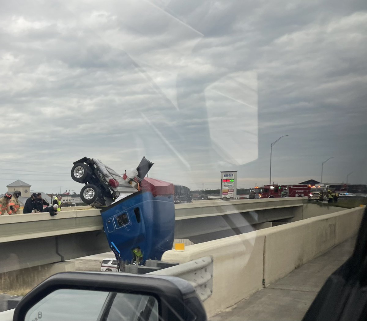 Vic4UH's tweet photo. Hope this truck drivers day gets better. Scary situation in Houston’s Highway 99 this morning. https://t.co/7geyPdH9zx
