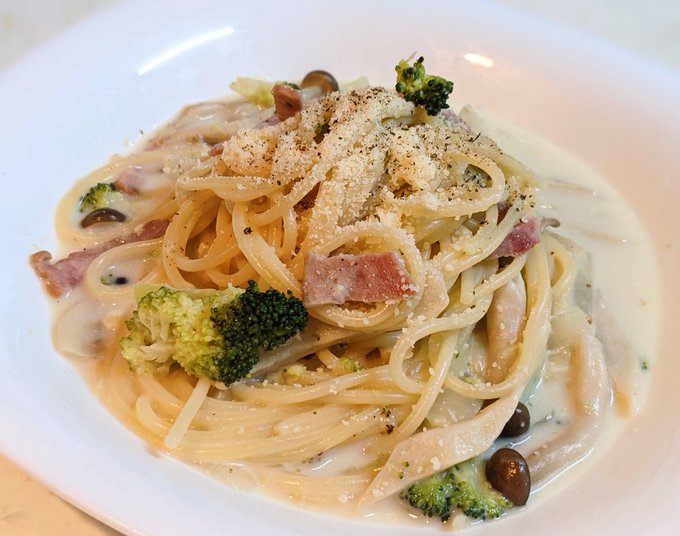 昨日の配信見て
初めて豆乳きのこスープパスタを作ってみた🥦🍝🍄
めちゃ美味しくてびっくりした!! 