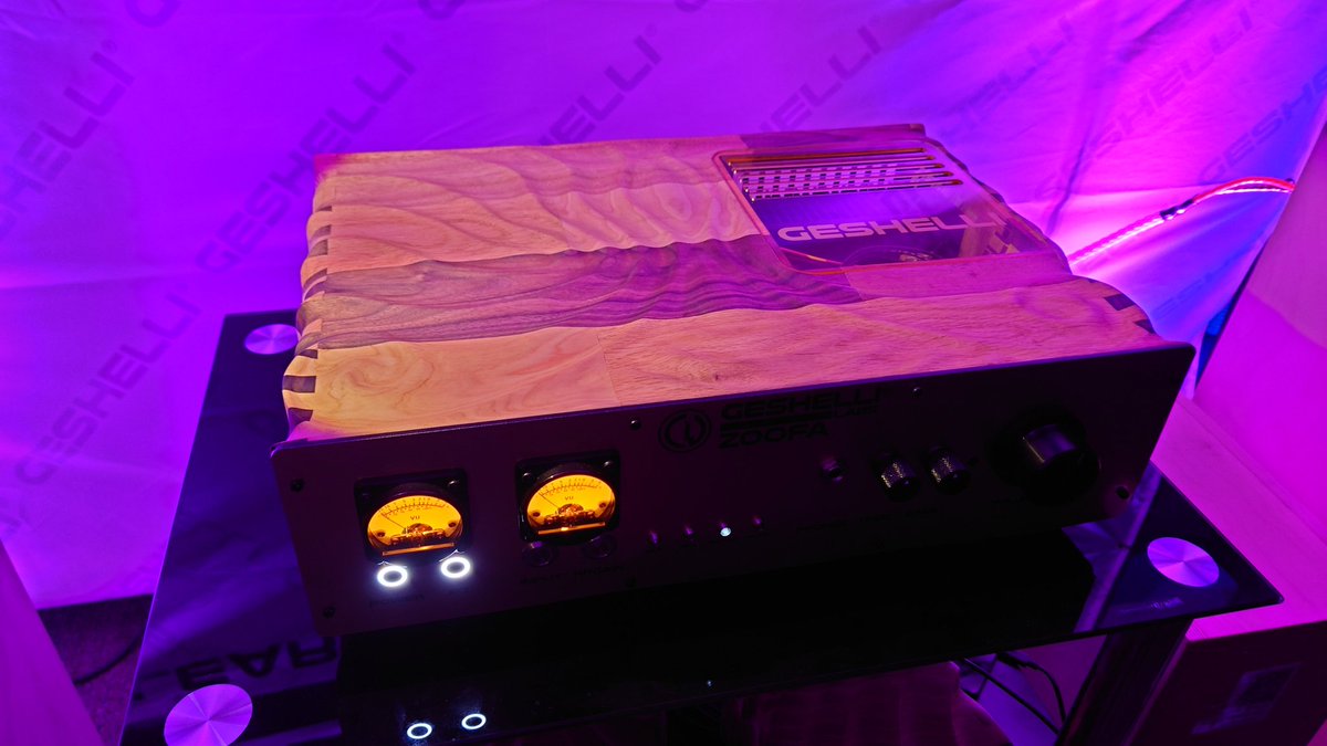 Zeospantera's tweet photo. So the new #Geshelli High End Speaker amp, combined with my set of RB42, https://t.co/2kWhcCvg5y officially got a noise complaint at Capital audio Fest. I feel like a proud father. #turndownforwhat https://t.co/e688gLYfK5