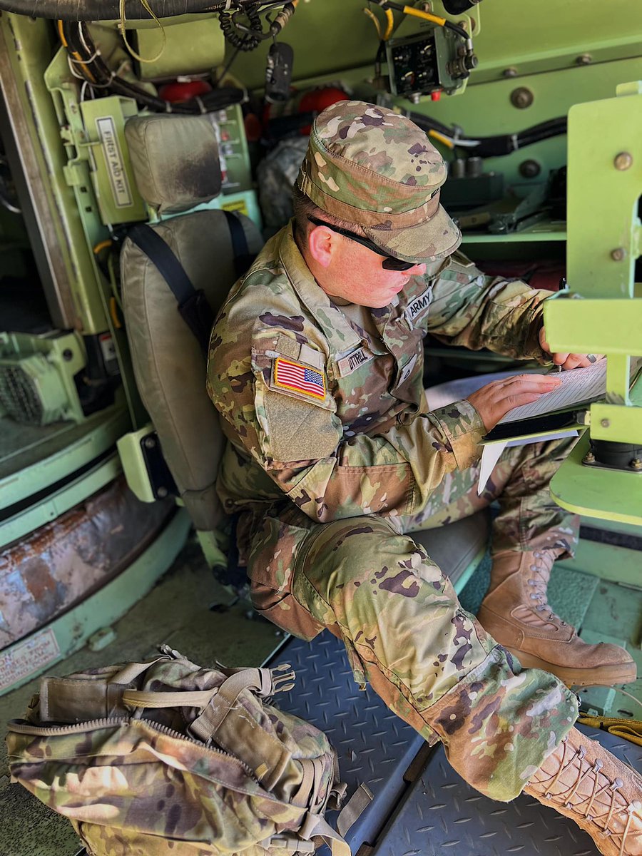 🛠️MOTORPOOL MONDAY💥
I know everyone is off today, but we all know what would be going on right now- MOTORPOOL MONDAY! #HamiltonsOwn showing how they get it done right every Monday! #kingofbattle #fieldartillery #motorpoolmonday #dutyfirst 
<a href="/USArmy/">U.S. Army</a> <a href="/FightingFirst/">1st Infantry Division</a> <a href="/hamiltons_own/">Hamilton’s Own—1st Battalion, 5th Field Artillery</a>