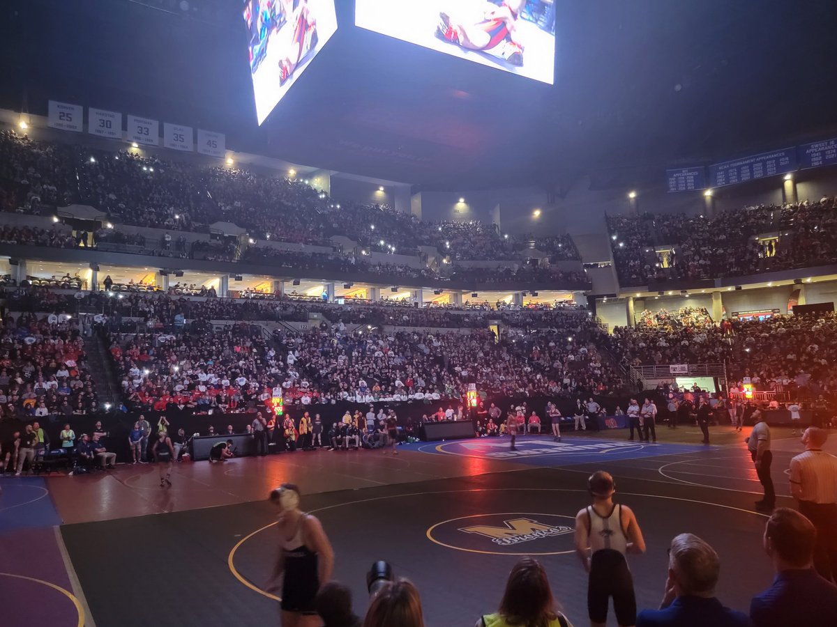 Huskermat's tweet photo. Here we go! Good luck to coaches and wrestlers on your 4 month journey to late February. May your visionquest be full of triumph and take you wherever you dream of! All the best in mind body and spirit-will see you on the road! https://t.co/AuTvJiGaSj