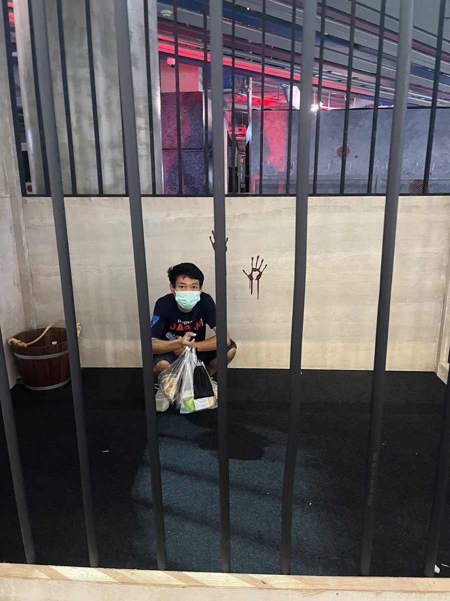 Atthapoln_Pakin's tweet photo. 😂 https://t.co/gvNF6C6LI2