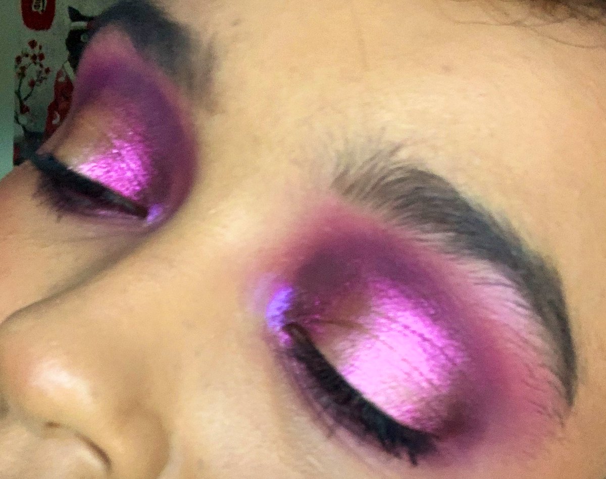 <a href="/beat_indi/">Indi Beat Cosmetics</a> 🥵! Using the shade grenade here w dark horse on the inner corner💕💜
