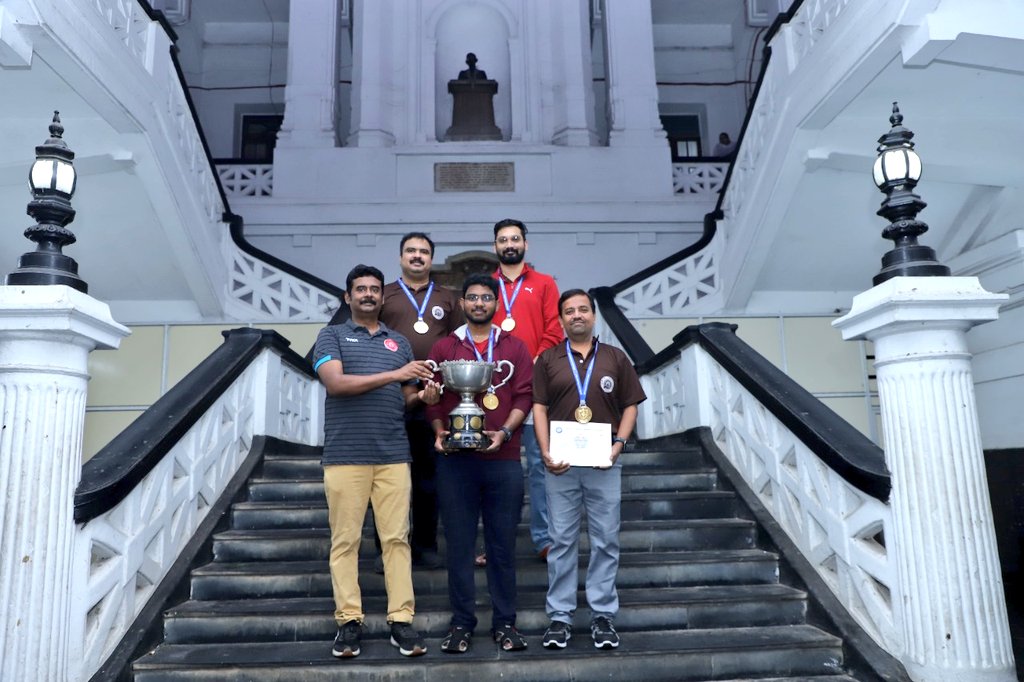 GMSRailway's tweet photo. Southern Railway Chess Team bagged Gold in 34th All India Railway Chess Championship held in Visakhapatnam  

Congratulations Team SR for the great show - Vignesh N.R, Sai Agni Jeevithesh, Nitin S, Ratnakaran.K,  Muralikrishnan B.T, Mari Arul. S (Captain) Ravichandran V (Coach) https://t.co/escY0DRT2k