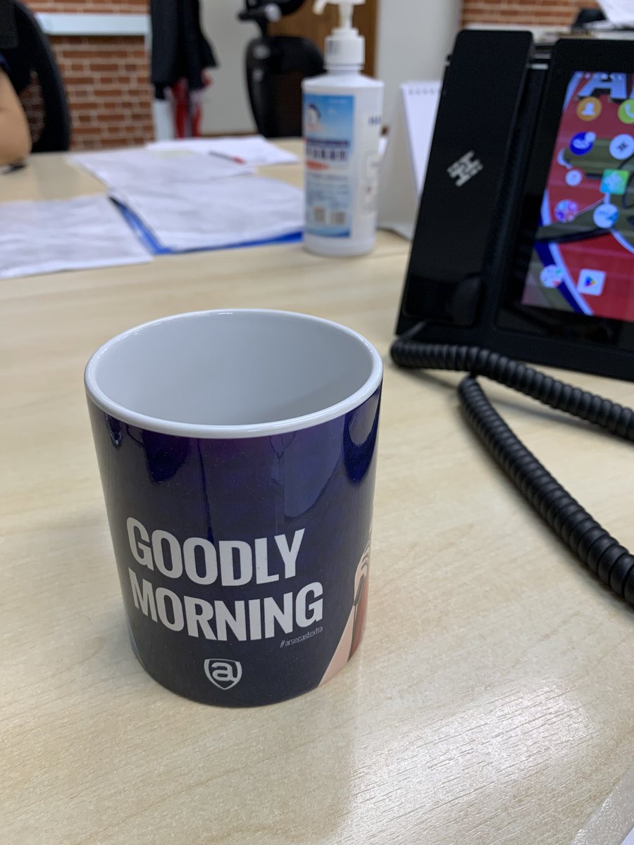 Pean20's tweet photo. New work mug has arrived @arseblog @gunnerblog https://t.co/5ZYmm9p96y