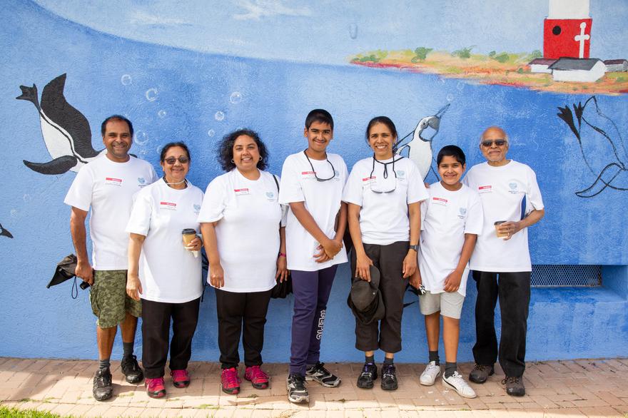 _ArriveAlive's tweet photo. VWSA employees volunteer to conserve environment through Show of Hands event https://t.co/GRtW3dq9BW
#ArriveAlive #ConserveEnvironment #ShowOfHandsEvent @volkswagen @VolkswagenSA https://t.co/egjButcEe3