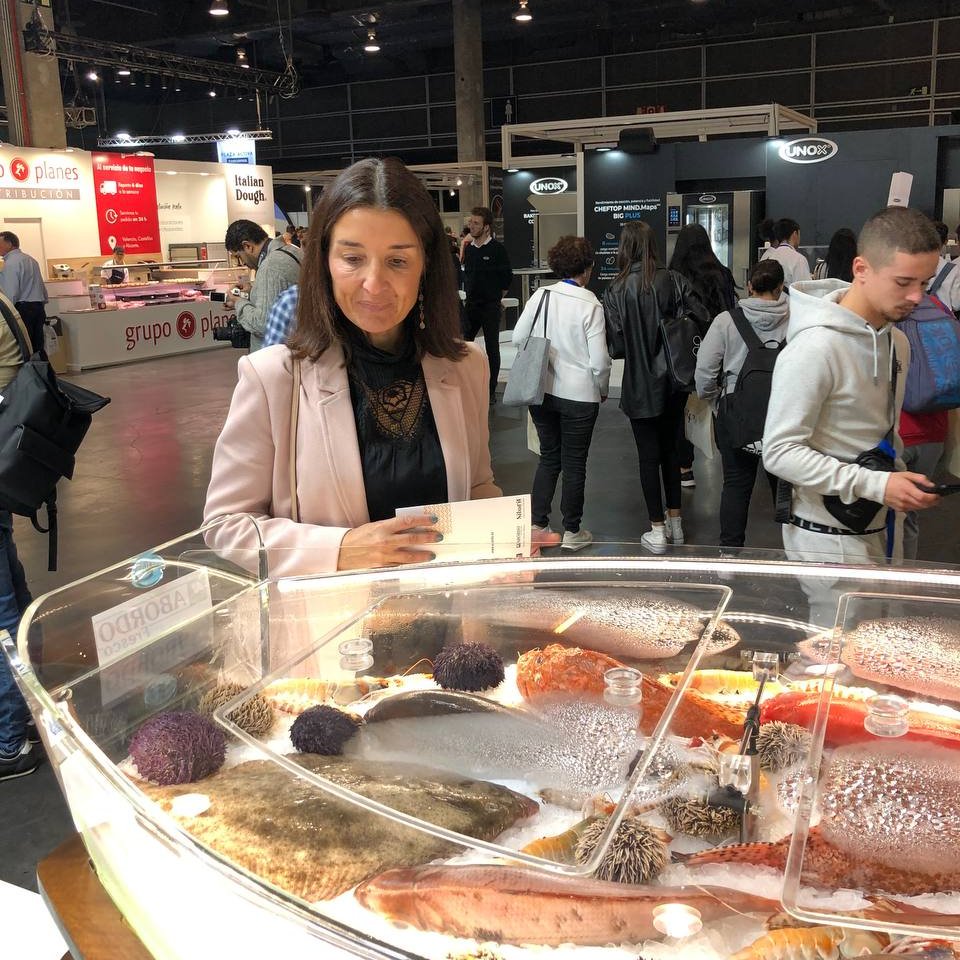 🧑‍🍳 Nuestra síndica <a href="/rut_merino/">Ruth Merino</a> y el diputado <a href="/CGraciaCalandin/">Carlos Gracia</a> visitan Feria Mediterránea Gastrónoma.

👉 La gastronomía mediterránea es ejemplar, un valor para sentirnos orgullosos y exhibir al mundo.

🍊 Productos de gran calidad y enormes cocineros. Dieta saludable y pasión.