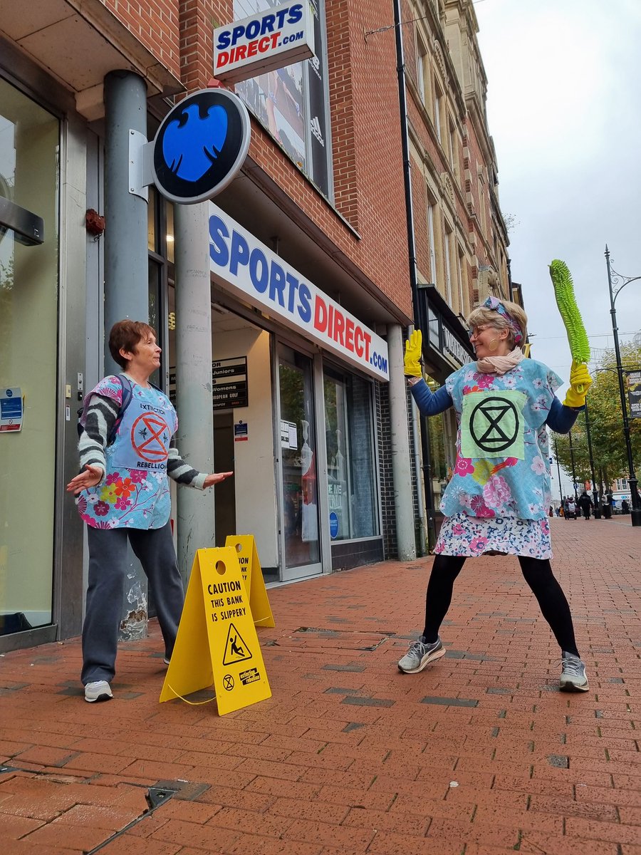 r3nton777's tweet photo. #BetterWithoutBarclays #ClimateCrisis https://t.co/uhQk37yBtE