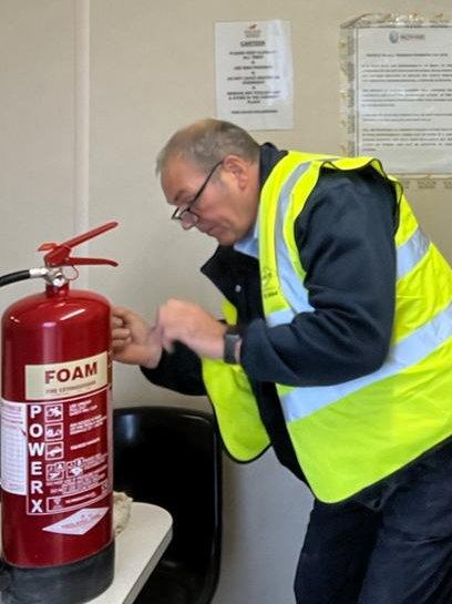 DID YOU KNOW…. 

Midland Fire ensures that the right fire extinguishers are correctly located for the specific type of fire risk to become compliant with the current British standard

midland-fire.co.uk or give our office call 0121 745 8444

Feel free to like and share!