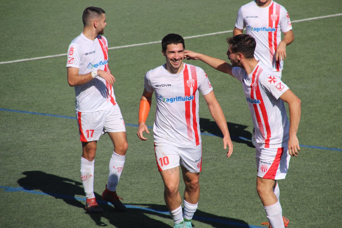 LoraInformacion's tweet photo. FÚTBOL/SÉNIOR: Amplio triunfo del Lora C.F. frente al C.D.F. Cazalla de la Sierra (5-1) con “hat trick” de Alberto Jurado

https://t.co/YozSpeyje5 https://t.co/L7zBIaTamJ