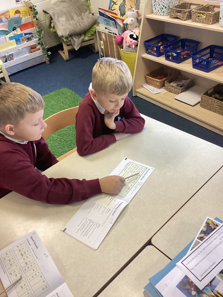 MissKellyMLP's tweet photo. What an amazing start to our new book ‘Tom Thumb’. Great reading today in RWI #FredTime #RWI #OnlyTheBest @MabLanePri https://t.co/tACPdmQy4X