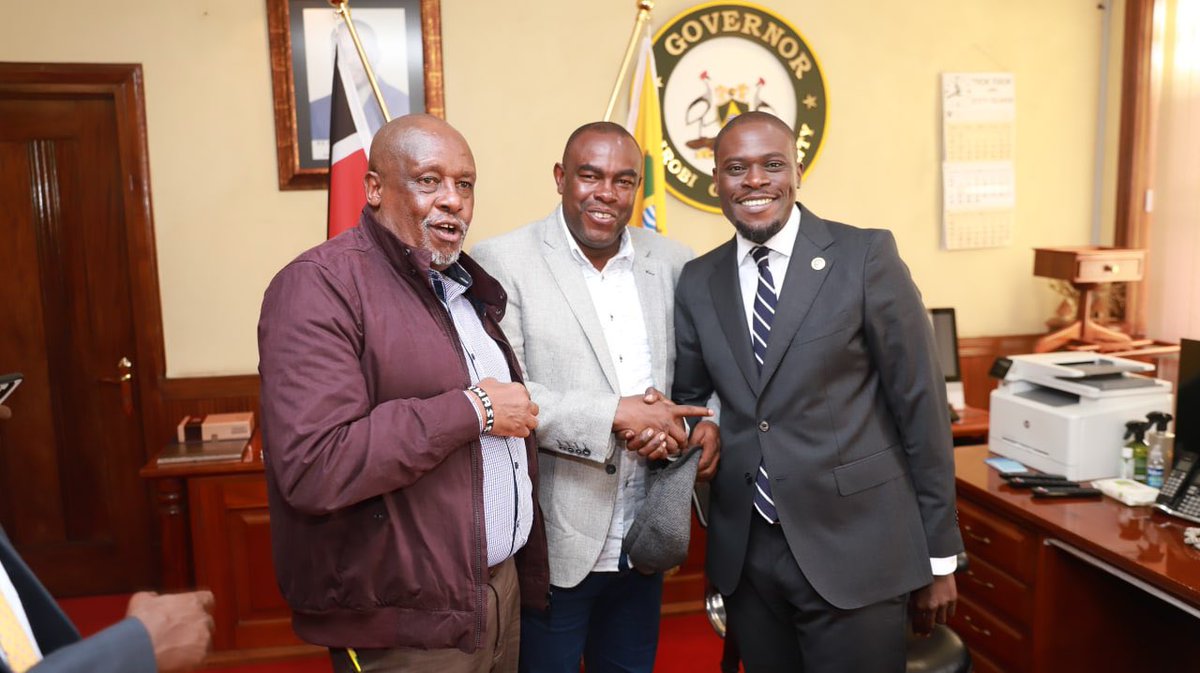With the Speaker and leadership of the County Assembly of Nairobi as I assented to the 2022-2023 Budget Appropriation bill. Thanks to the assembly for expediting the process as this sets the stage for the implementation of our agenda. <a href="/JNjorogeMuchiri/">H.E.Njoroge Muchiri DG Nairobi</a>