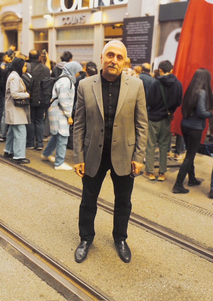 "Beyoğlu bizim evimizdir"..

Yenemeyeceksiniz ulan bu milleti..

Biz dün de burdaydık,bugün de burdayız,yarın da burda olacağız..

<a href="/mkulunk/">Metin KÜLÜNK</a> 
<a href="/Dogu_Perincek/">Doğu Perinçek</a> 
@Turk0638 
<a href="/OrhanOzbey23/">Prof. Dr. Orhan ÖZBEY🇹🇷</a> 
<a href="/ErolYlmz25/">EROL YLMZ TR🇹🇷🇦🇿🇹🇲🇰🇿🇰🇬🇺🇿🇭🇺</a> 
<a href="/berinozdemirrr/">Berrin Ozdemir</a> 
<a href="/HalilAY08549886/">Halil AYKUT (خليل)</a> 
<a href="/haydaraliyildiz/">🇹🇷Haydar Ali YILDIZ</a> 
#patlama
#Taksim