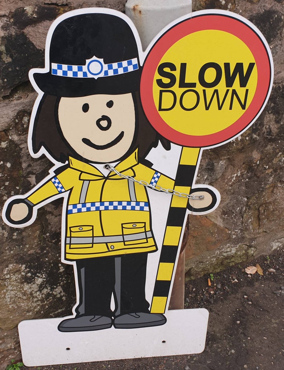 PSOSDunfermline's tweet image. Please drive carefully around schools and respect the  road markings double yellow lines and no parking areas.

#DunfermlineCommunityTeam 
#OpParamount