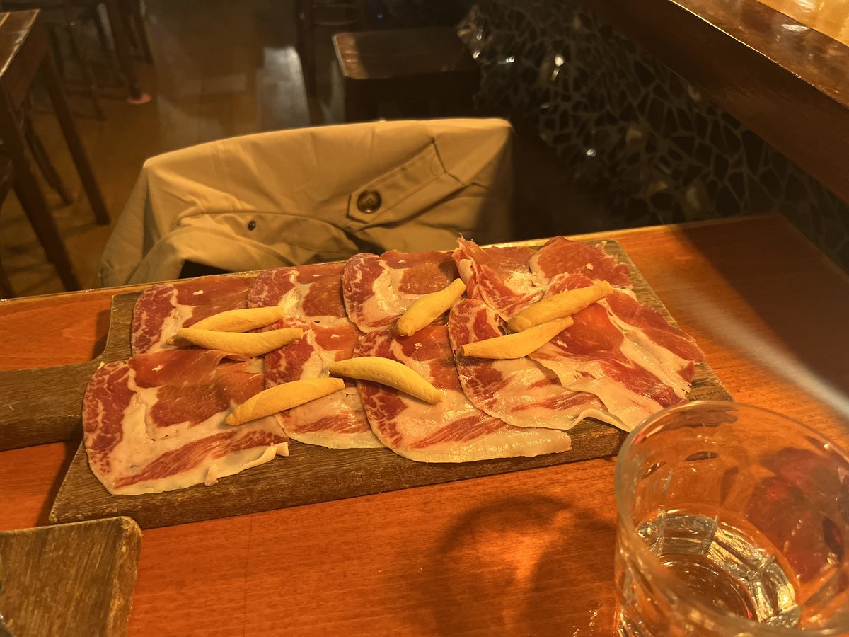 AJRupchandani's tweet image. My plan was to support my people 🇮🇩 by having Indonesian food here in Amsterdam but they wouldn’t take me as a solo eater so I decided Spain 🇪🇸 has never turned their back on me! España con amor en Amsterdam. #SundayStroll #DidNotDisappoint