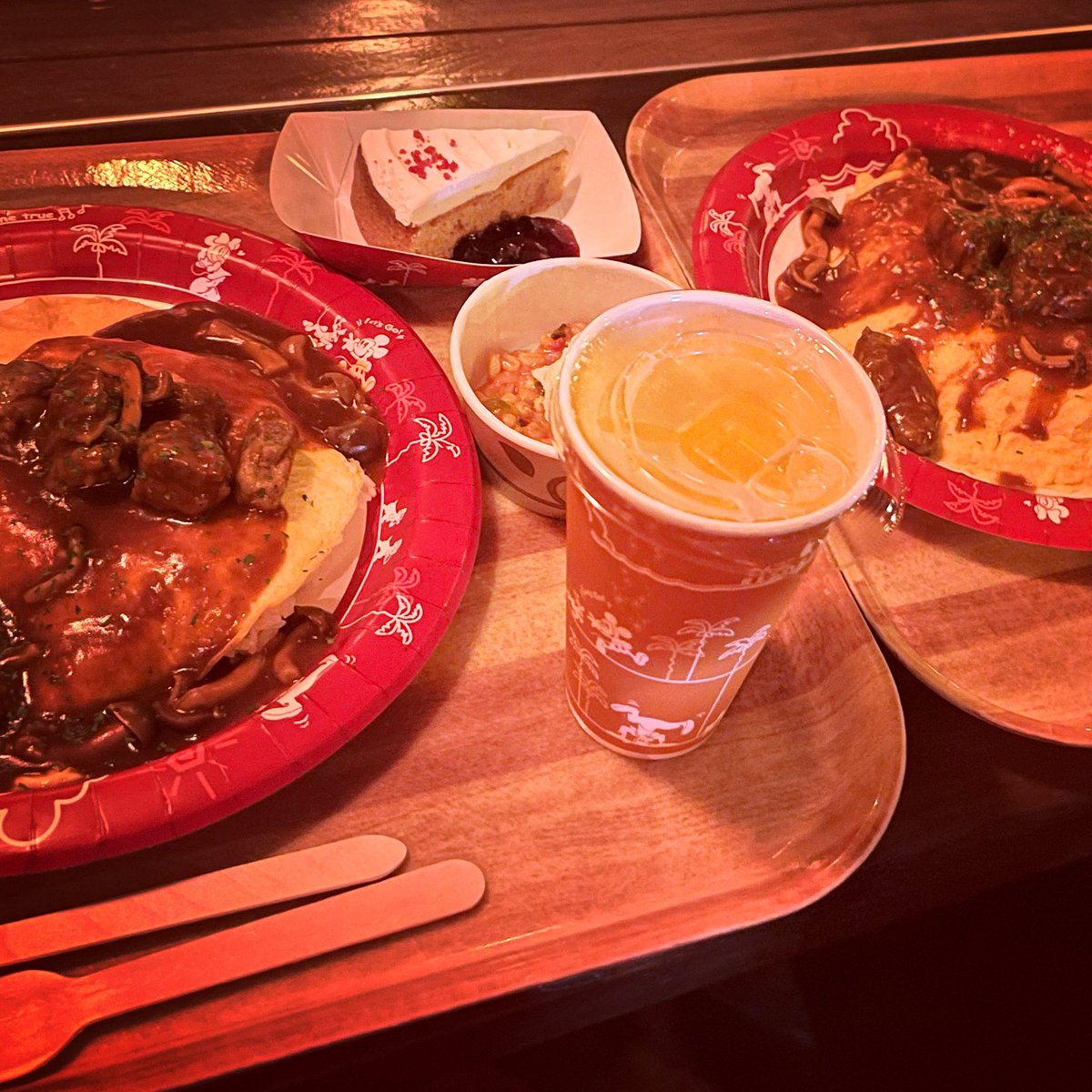 DisneyPhoto00's tweet image. #Disney#TokyoDisneyResort#TokyoDisneyLand#TokyoDisneySea#TDL#TDS#TDR#tokyodisneyresort#tokyodisneyland#tokyodisneysea#Photo#ディズニー#ディズニーリゾート#ディズニーランド#ディズニーシー#写真#綺麗#グルメ#写真#夢の国#ディズニー夜景#ディズニー好きな人と繋がりたい#ディズニー写真